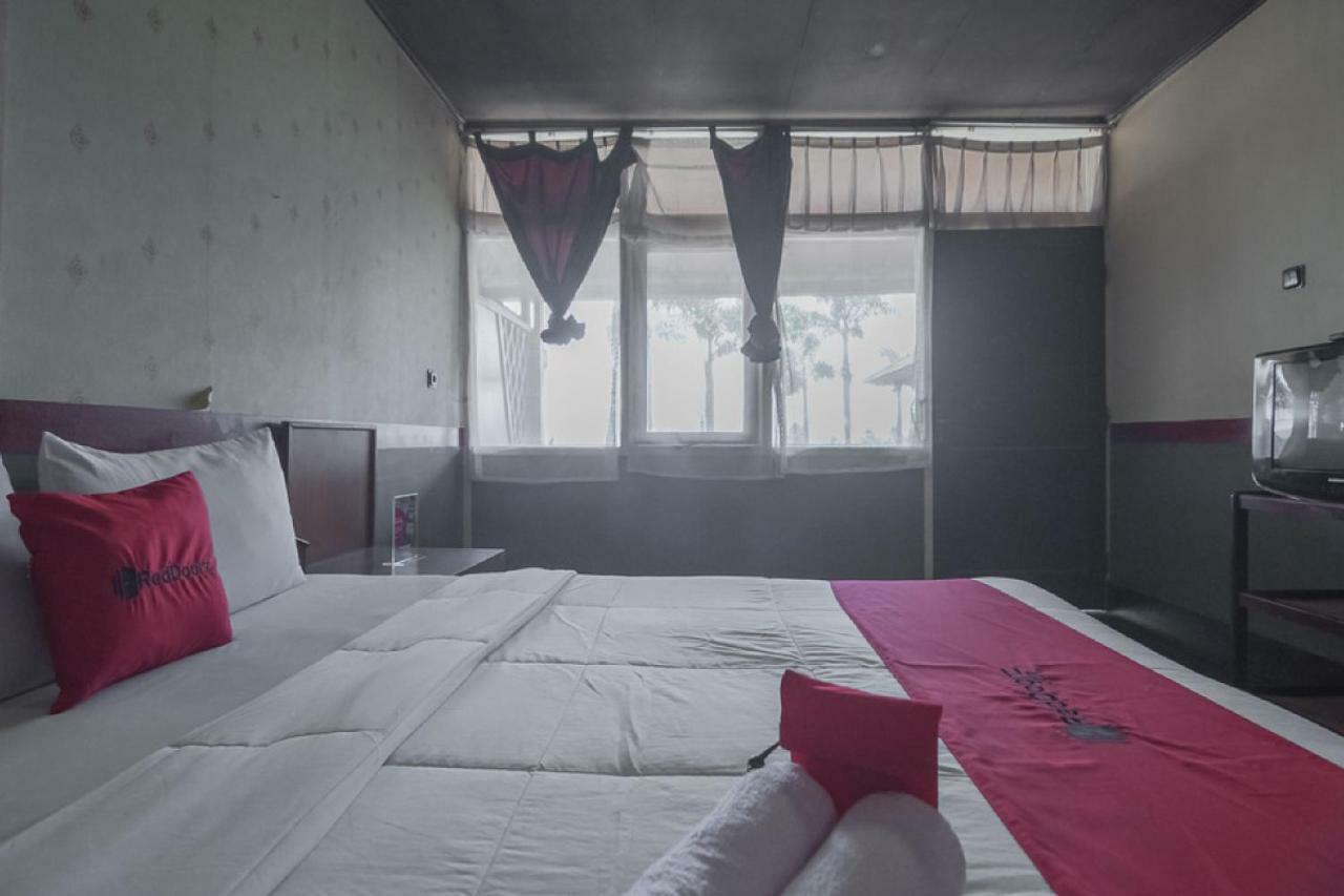 Reddoorz @ Maribaya Street Hotel Lembang Exterior photo